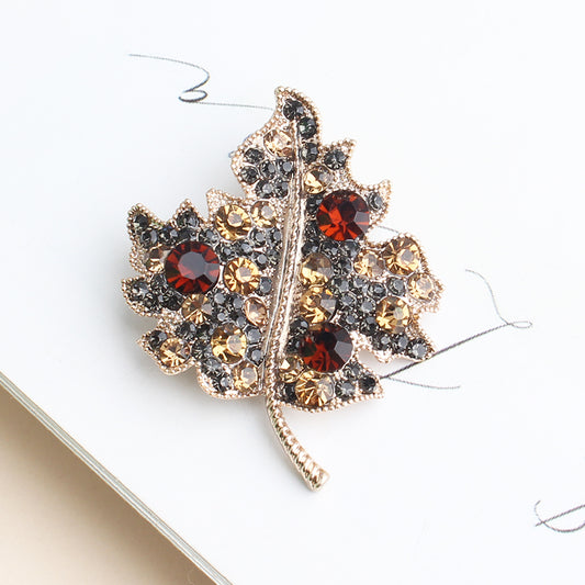 Champagne Leafy Shiny Wreath Brooch